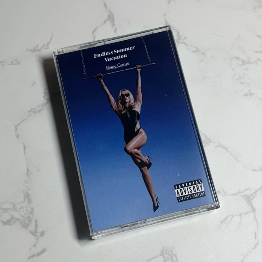 Miley Cyrus Cassette Tape | En – Audio Musically recenzja i cena