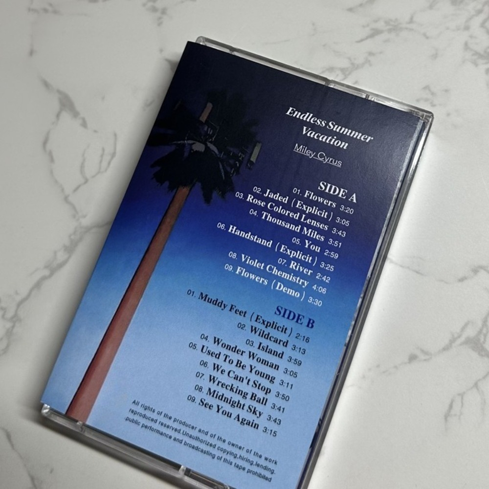 Miley Cyrus Cassette Tape | En – Audio Musically recenzja i cena