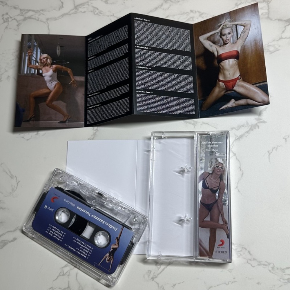 Miley Cyrus Cassette Tape | En – Audio Musically recenzja i cena